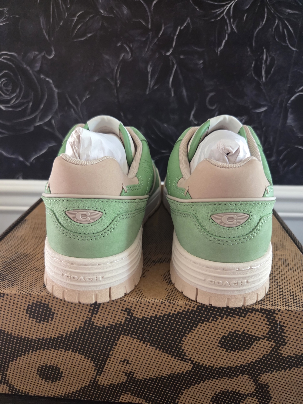 NWT Coach Soho Sneakers Vivid Green Suede Leather 9.5 Never Worn Discontinued - Picture 4 of 6